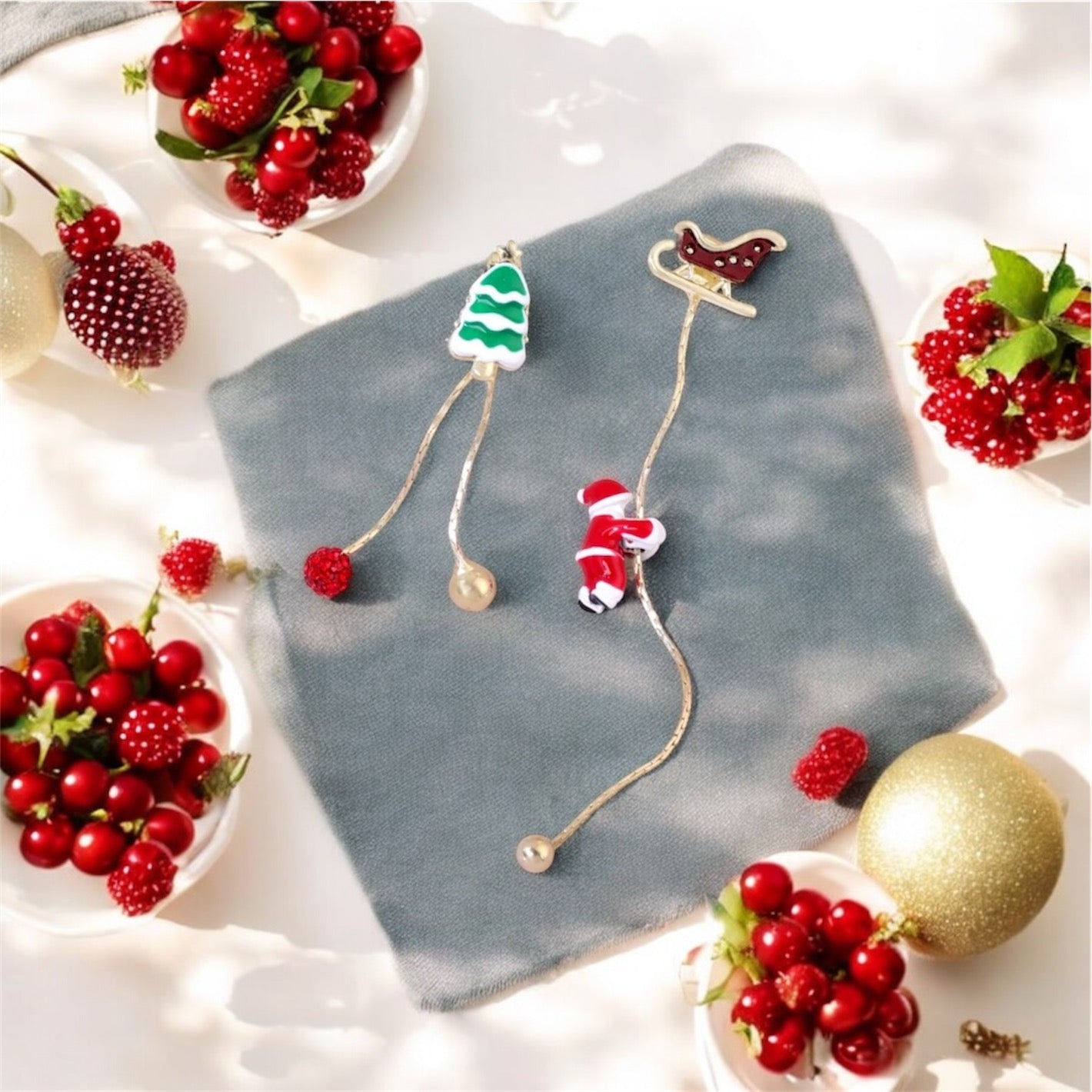 Here Comes Santa Clause Earrings